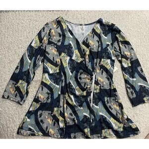 NWT Cubism Women's Small Asymmetrical Zip Crossover V Neck Printed Top MSRP $69